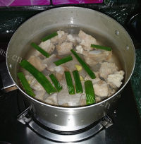 美味饿仔排萝卜汤做法图解5)