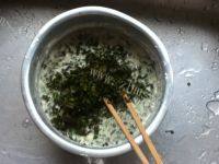 诱人的香椿鸡蛋饼做法图解5)