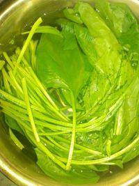 家常菜粉丝拌菠菜做法图解2)