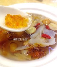 美味的桃胶莲子百合糖水做法图解5)