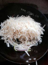 开胃的青椒土豆丝做法图解3)