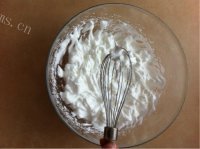 色味俱佳的可可戚风蛋糕做法图解8)