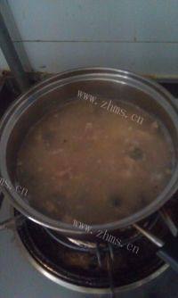 美味的皮蛋瘦肉粥做法图解6)