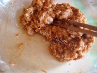 自制猪肉白菜馅饼做法图解3)