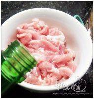 鲜美的杏鲍菇炒肉片做法图解2)