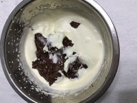 可口的双色慕斯流心蛋糕做法图解14)
