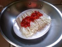 美味的剁椒金针菇做法图解4)