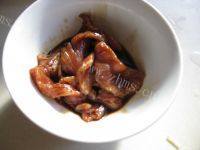 简单易做的蒜苔炒肉的做法图解三