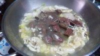 美味的鸡汤鸭血大杂烩做法图解6)