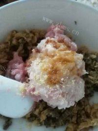 自制梅菜蒸肉饼做法图解3)
