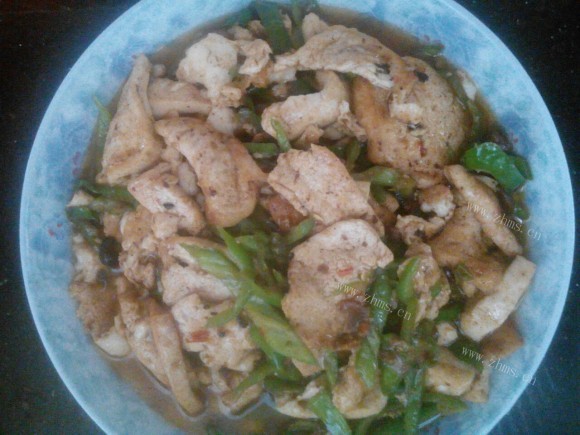 色泽鲜亮的炒豆腐