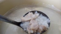 滋养淮山瘦肉粥做法图解5)
