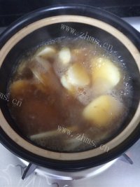 美味的砂锅青菜芋艿做法图解4)