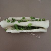 自制葱花卷做法图解9)