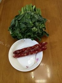 家常菜腊肠炒芥兰做法图解1)