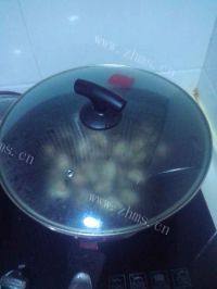 美味的蒜苗炒腊肉做法图解3)