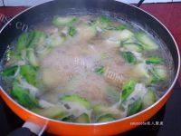 美味的丝瓜瘦肉汤做法图解7)