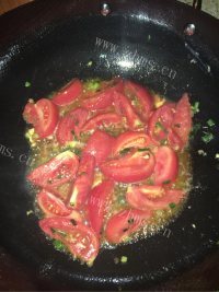 珍馐美味的西红柿炒鸡蛋做法图解3)