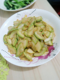 家常菜酸辣西葫芦