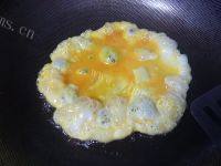 易做的水芹木耳炒蛋做法图解5)