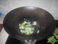 简易版豆角炖肉做法图解3)