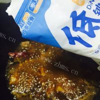 玉盘珍馐的红烧肉炖土豆做法图解11)
