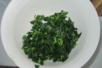 秀色可餐的菠菜鸡蛋饼做法图解3)