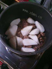 家常菜萝卜炖牛肉做法图解8)