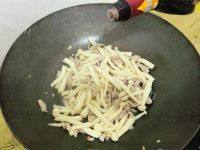 家常菜肉炒海鲜菇