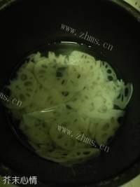 好吃的凉拌藕片做法图解2)
