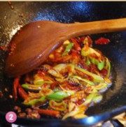 口感极佳的香辣龙虾尾做法图解2)