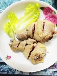 脆嫩可口的白切鸡腿做法图解5)
