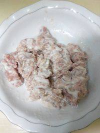 美味的溜肉段做法图解3)