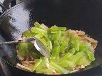 让人怀念的莴笋肉片做法图解7)