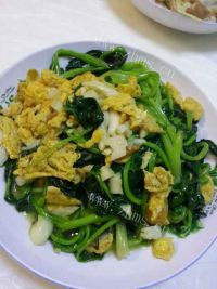 菠菜炒鸡蛋做法图解2)