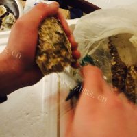 垂涎欲滴的烤生蚝做法图解2)