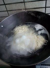 自己做的西红柿鸡蛋面做法图解2)