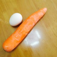 美味的胡萝卜鸡蛋炒面做法图解1)