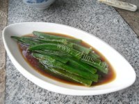 香喷喷的白灼秋葵做法图解10)