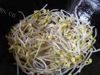 鲜甜素炒黄豆芽做法图解4)
