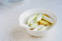 自制芹菜饺子做法图解1)