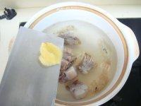 美味早餐咸骨菜干粥做法图解4)