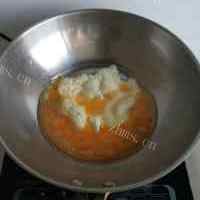 回味无穷的西红柿炒鸡蛋的做法图解三
