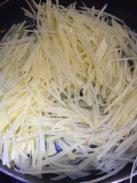 家常菜清炒土豆丝做法图解2)