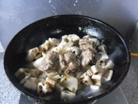 好吃的排骨烩莲藕做法图解6)