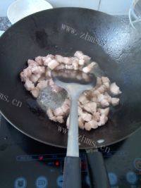 在家做的红烧肉炖土豆做法图解5)