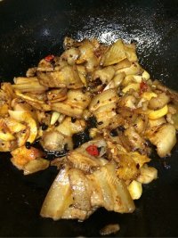 家常菜土豆回锅肉做法图解9)