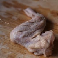 色香味浓的红烧鸡翅做法图解1)