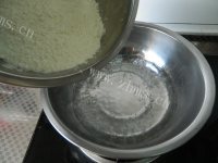 香喷喷的炸糖糕做法图解4)