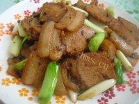 下饭的青蒜回锅肉做法图解9)